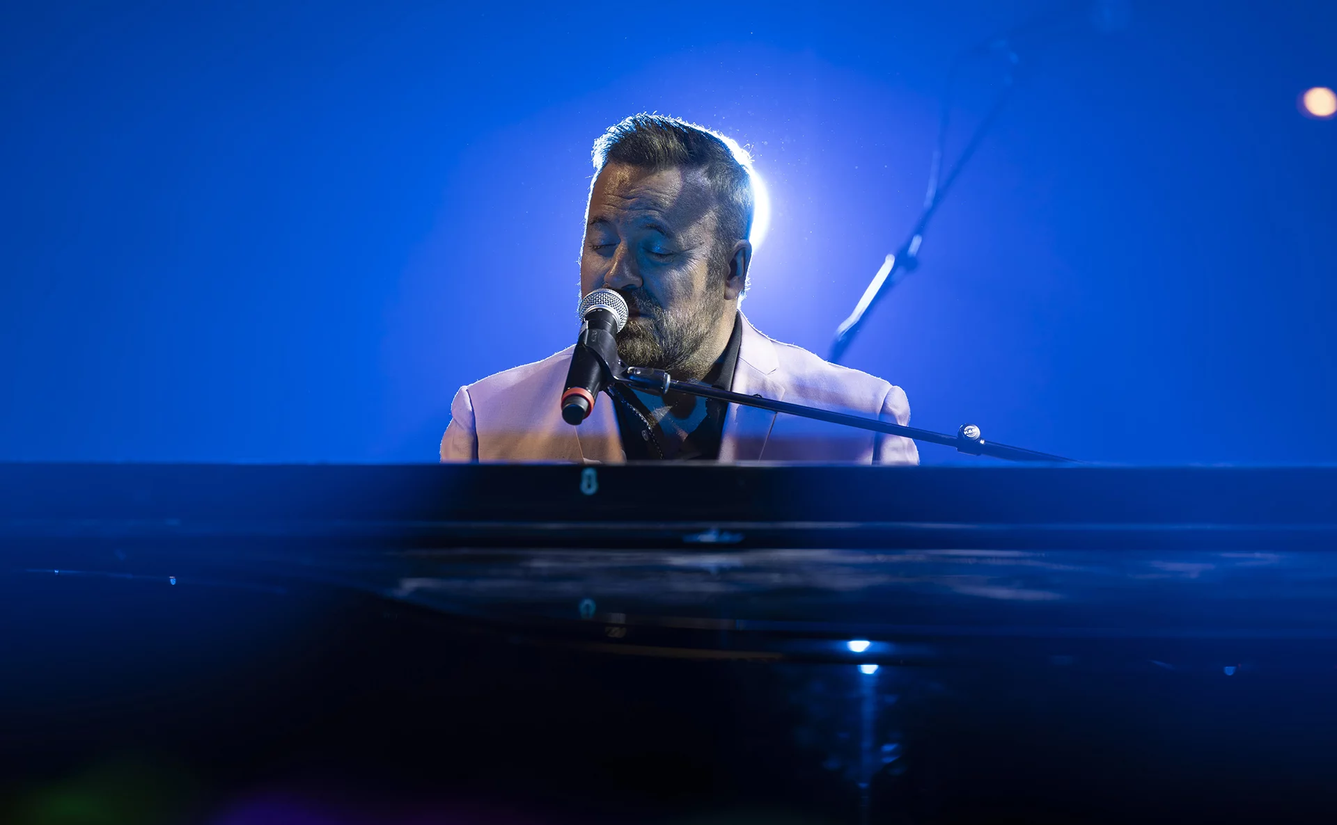 Saluthector 1920x1186 Saluthector 1920x1186