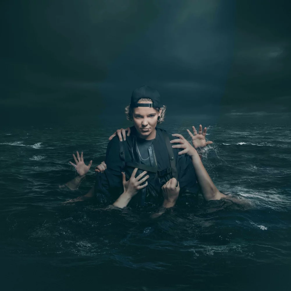 roxane bruneau-vertical