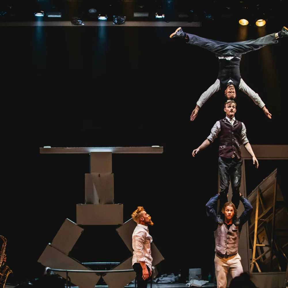 machine-de-cirque-vertical