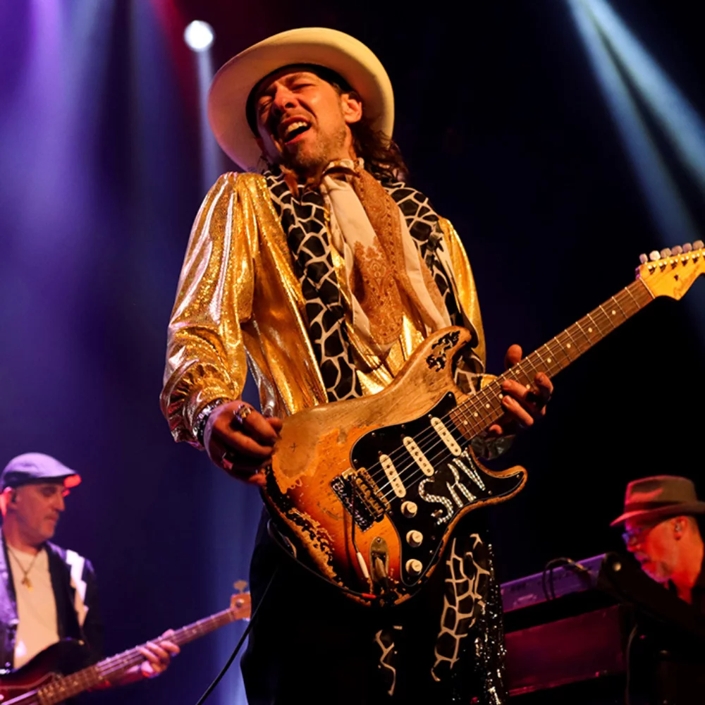 srv-tribute-:-hommage-stevie-ray-vaughan-vertical
