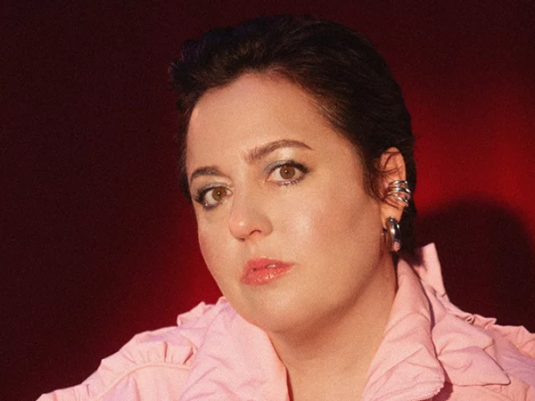 ariane-moffatt-horizontal ariane-moffatt-horizontal