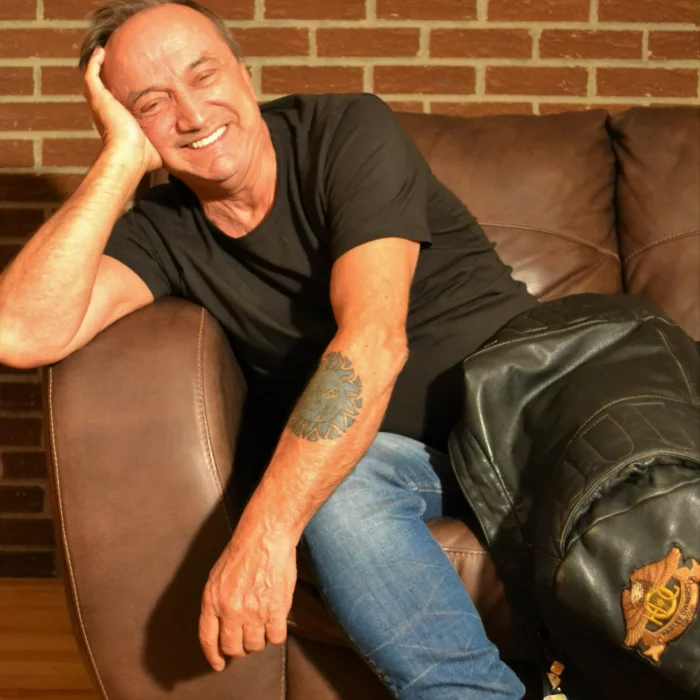 claude-dubois-vertical