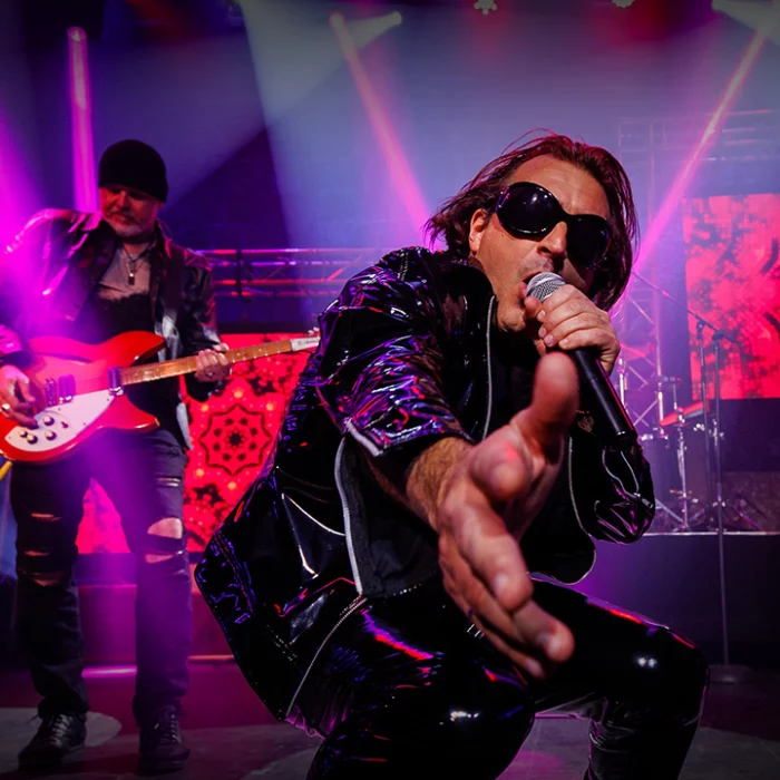 hommage-à-u2-vertical